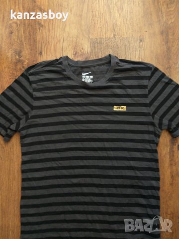 NIKE T-SHIRT FC STRIPE TEE - страхотна мъжка тениска КАТО НОВА, снимка 2 - Тениски - 38107217