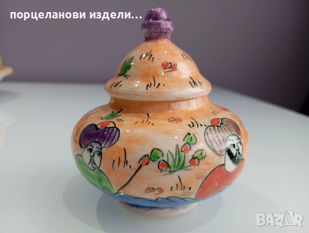 Порцеланова стара красива захарница буркан маркирана 