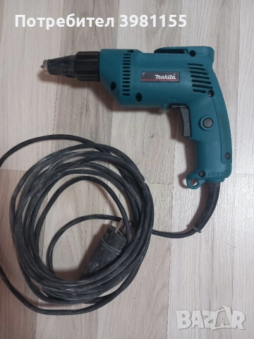 Винтоверт за гипскартон Makita 6821, снимка 3 - Винтоверти - 53892840