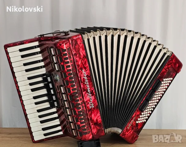 Акордеон Weltmeister Meteor 