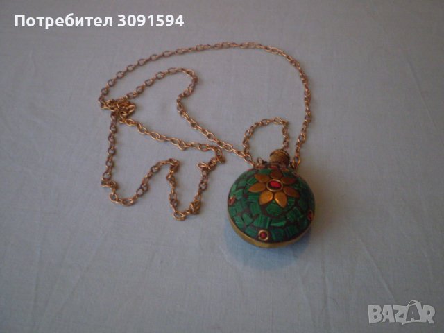 Медальон флакон за парфюм месинг малахид, снимка 7 - Антикварни и старинни предмети - 39358018