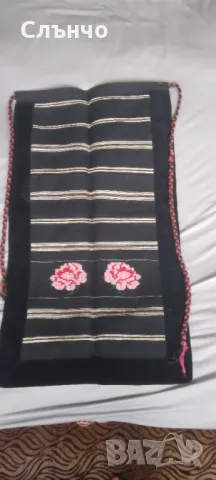 Ръчно бродирани престилки, снимка 4 - Антикварни и старинни предмети - 49553759