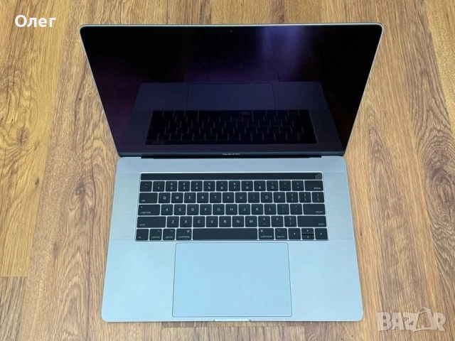 MacBook Pro 15”– i9 / 16GB / 1TB / Radeon 560X