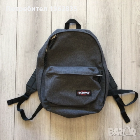 НОВА оригинална тъмно сива водоустойчива раница EASTPAK от Германия, снимка 3 - Раници - 52525477