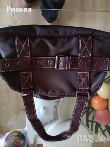 Подарявам, не употребявани дамски чанти. 