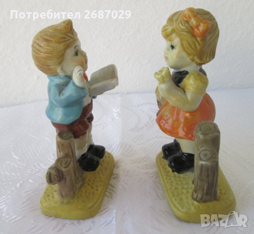 2 бр  стари фигури момче момиче керамика порцелан, червена шапчица, снимка 2 - Декорация за дома - 29125581