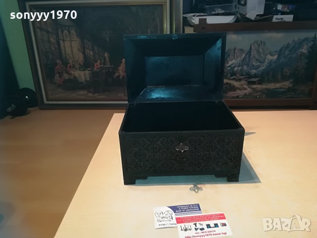 поръчана-АНТИКА-СТАРА МЕТАЛНА КУТИЯ С КЛЮЧ-25Х19Х15СМ, снимка 17 - Колекции - 29235098