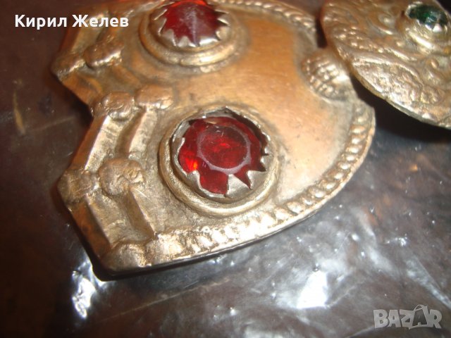 САЧАН БРОНЗ ВЪЗРОЖДЕНСКА ПАФТА ТОКА с ГРАНАТ СМАРАГД ЕДИНИЧКА ОРНАМЕНТИРАНА 18-19 ВЕК 12387, снимка 6 - Антикварни и старинни предмети - 30331033