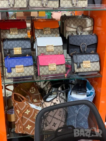 чанти guess jaquemuss chanel louis vuitton versace, снимка 8 - Чанти - 51427558