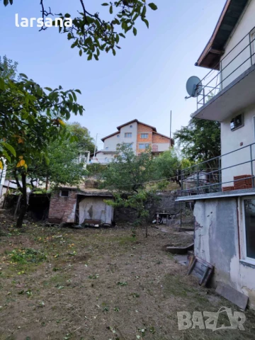 Къща/Вила/с двор, снимка 8 - Къщи - 51025393