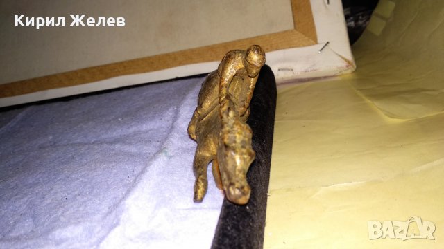 МНОГО СТАРА ЧУГУНЕНА БРОНЗИРАНА ФИГУРА на КОННИК ЖОКЕЙ ХУДОЖЕСТВЕНА МАЙСТОРСКА РЯДКА ИЗРАБОТКА 34157, снимка 9 - Колекции - 38892552
