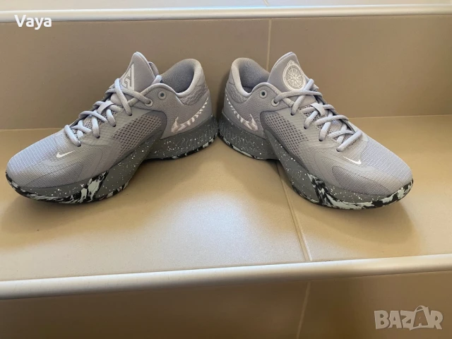 Nike Freak 4 GS 38 номер, снимка 4 - Маратонки - 51285514