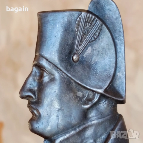 Сребърен портрет на Наполеон.