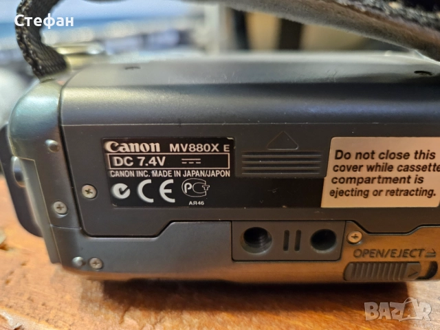 Видeoкамера Canon MV880X E Работеща отлично, в много добро визуално състояние, има зарядно. Батерият, снимка 13 - Камери - 51977337