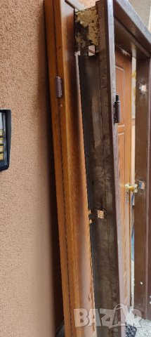 Блиндирана метална входна врата с покритие от естествен фурнир МДФ , снимка 4 - Входни врати - 42616185