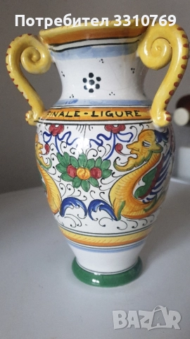 Прекрасни вази в стил "Майолика ".