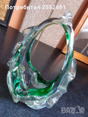 Цветно стъкло