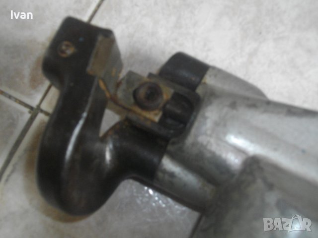 Руски Електрически:Ножица Рязане Ламарина 2,5-3мм/Ръчен Циркуляр ф200мм-1150 Вата-Рязане 65мм-Масивн, снимка 14 - Други инструменти - 40714359