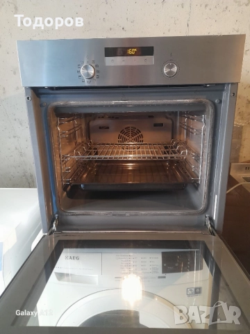 Фурна за вграждане Constructa, CF2M77050 пуш бутони и вентилатор , снимка 2 - Печки, фурни - 51900395