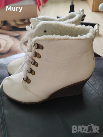 Бели боти на платформа, снимка 2 - Дамски боти - 53196747