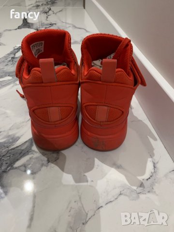 Червени маратонки Adidas , снимка 4 - Маратонки - 36761937