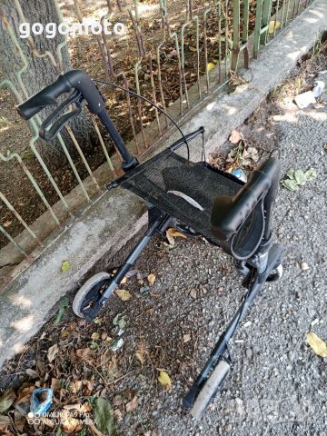 Алуминиева олекотена проходилка, ролатор , снимка 4 - Ролатори - 37622383