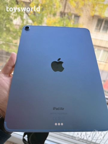 Продавам Apple iPad Air 11” с M1 процесор, 256GB памет и Wi-Fi.