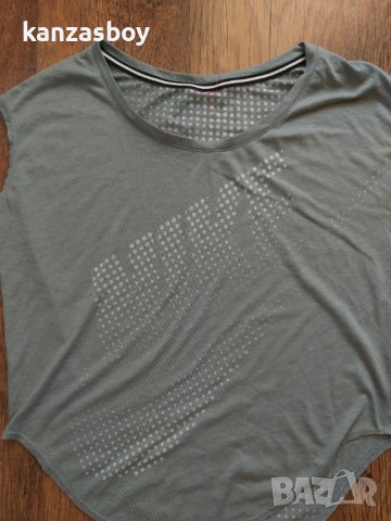 Nike Sportswear Burnout Tee - страхотна дамска тениска КАТО НОВА, снимка 5 - Тениски - 37158607