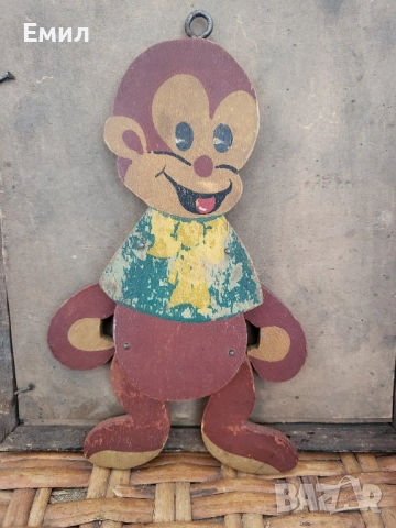 Стара дървена играчка маймунка 1946