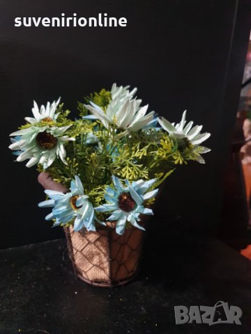 Изкуствени цветя в метална кашпа, снимка 5 - Изкуствени цветя - 35349563