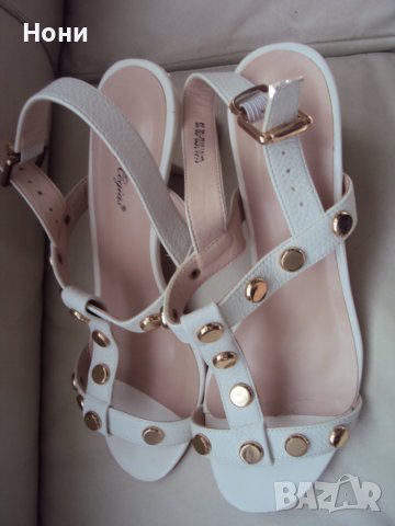Дамски сандали на ток бели, снимка 1