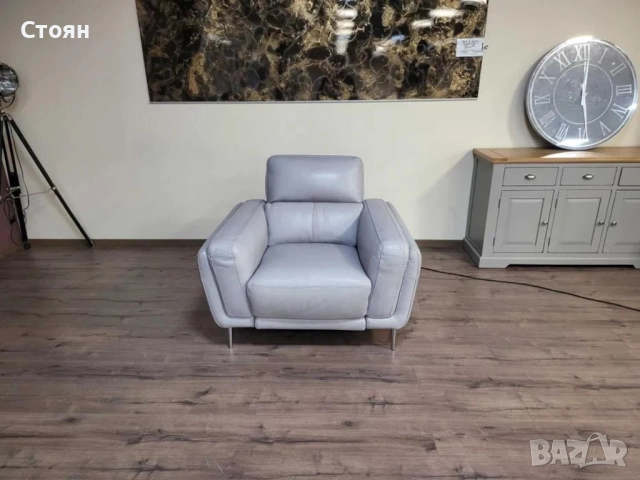 Сив кожен фотьойл с електрически релаксиращ механизъм