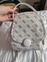 Малка дамска раница Guess , снимка 1