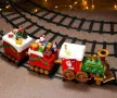 Светещо и музикално коледно влакче с релси, снимка 11