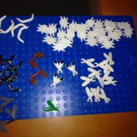 Lego аксесоари - пера и рога - оригинално Лего, снимка 1 - Колекции - 29556104