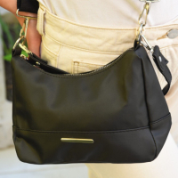 Елегантна дамска чанта подходяща за ежедневието 15Х20см Налични цветове: черен и бежов, снимка 2 - Чанти - 44601490