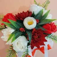 🎀НОВО🎀Бяла чанта със сапунени цветя в бяло и червено за вашите специални поводи🌹🎀🌹, снимка 6 - Подаръци за жени - 42846198