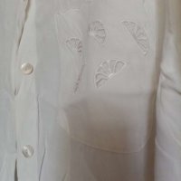дълга бяла риза с бродерии и къси ръкави в XXL размер , снимка 3 - Ризи - 36775292