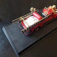 Макети на различни модели пожарни коли (Обява 1), снимка 6 - Колекции - 31589104