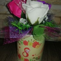 Кашпи със сапунени рози и цветя от креп хартия, снимка 5 - Изкуствени цветя - 39087697