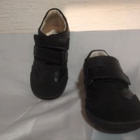 Детски кожени обувки с лепки марка Tarty, снимка 3 - Детски маратонки - 34155977