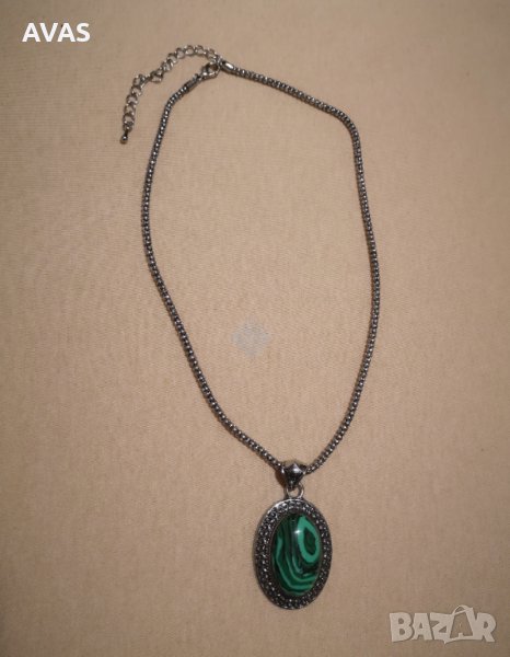 Нов дамски зелен овален медальон малахит, снимка 1