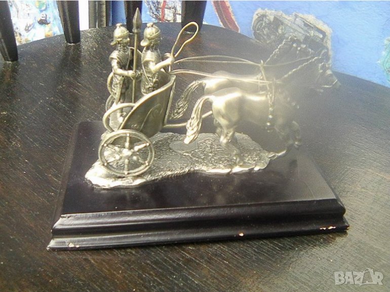 Модел на метална римска бойна колесница, снимка 1