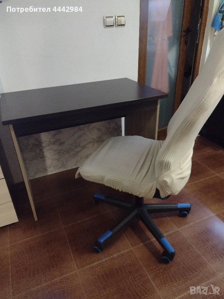 дървено бюро и кресло на колелца, снимка 1