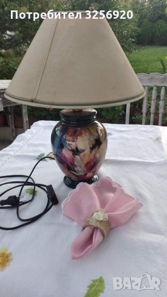 Продавам порцеланова настолната лампа., снимка 1