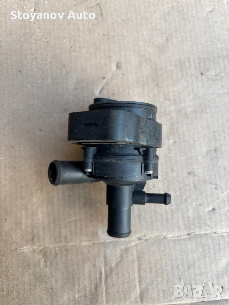 Допълнителна водна помпа Mercedes-Benz, снимка 1