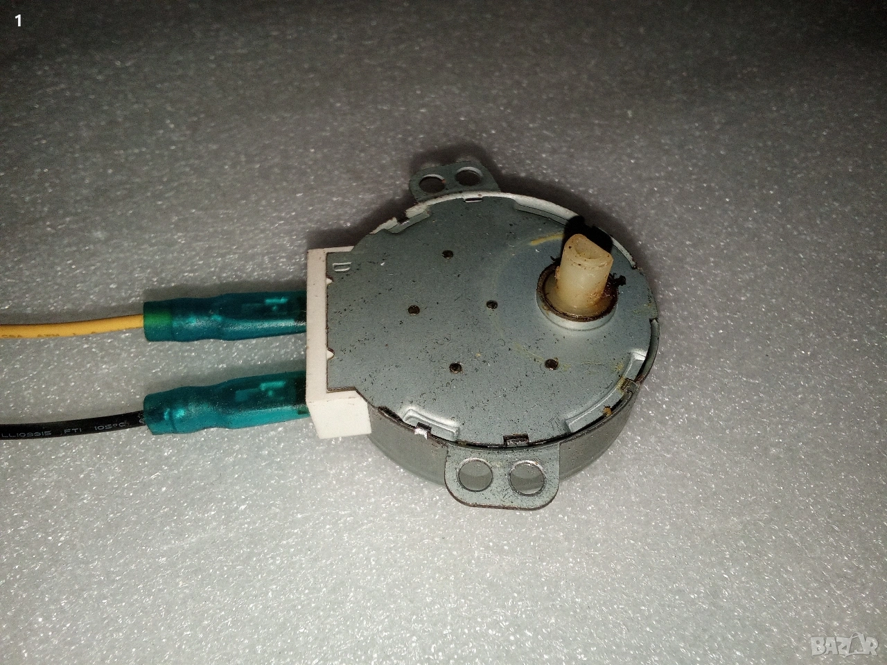 моторче от микровълнова печка zanussi, снимка 1