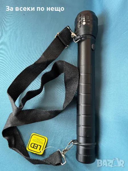 LED фенер с Zoom ефект, Ремък за носене, Компас, 5х3х30 см Прожектор, снимка 1