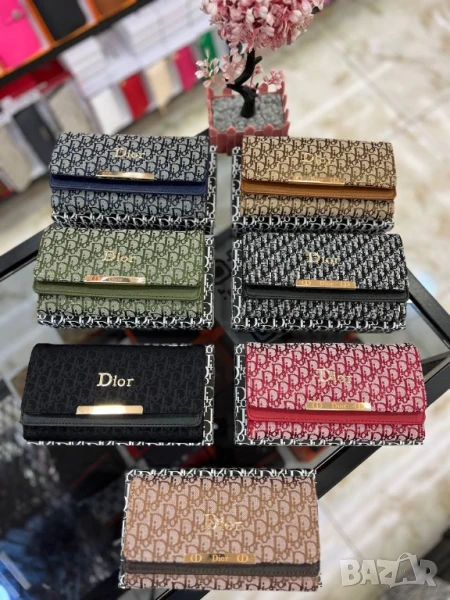 портмонета в кутия christian dior , снимка 1