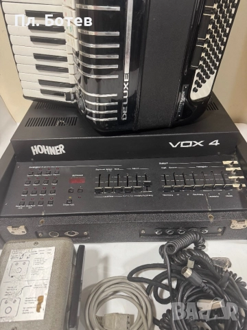 Електрически акордеон Hohner Electravox De Luxe 120 и усилвател  Hohner , снимка 4 - Акордеони - 51475983